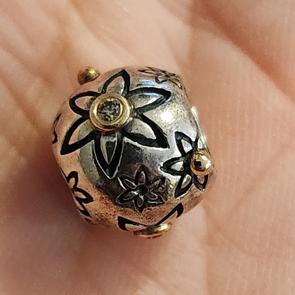 Pandora 14k Gold And Silver Flower Power charm w/ natural DIAMONDS RARE - Picture 5 of 7